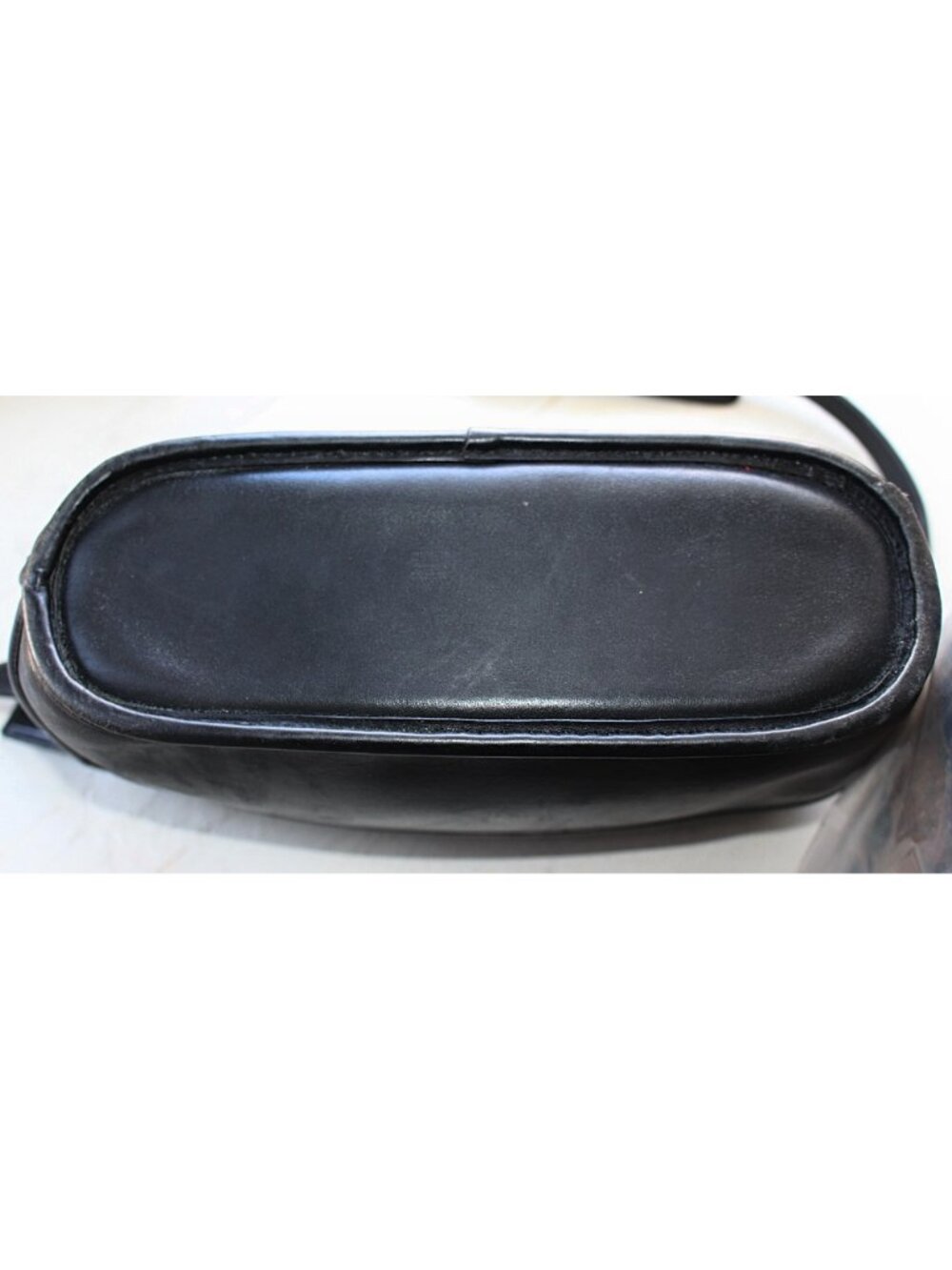 Coach Vintage - Oliver Crossbody Bag 9902 in Black + Brass, USA 1980s - Picture 9 of 14